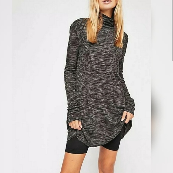 We The Free Gray Turtleneck Back Slit Knit Tunic Top Size Medium Neutral Boho - Picture 1 of 8